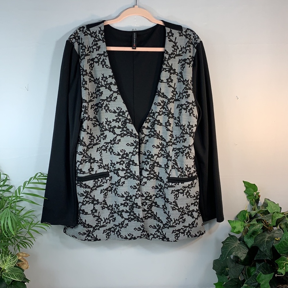 DOLCE BIANCA - Black & White Jacket  SZ - XL